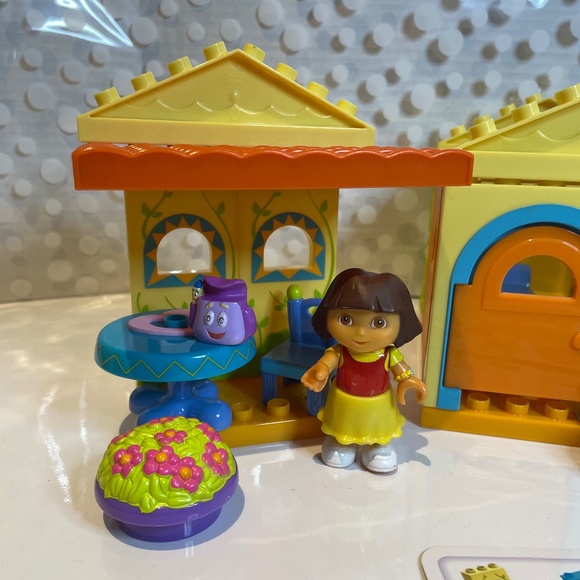 MEGA BLOKS Dora the Explorer Buildable House 3026 - Picture 2 of 14